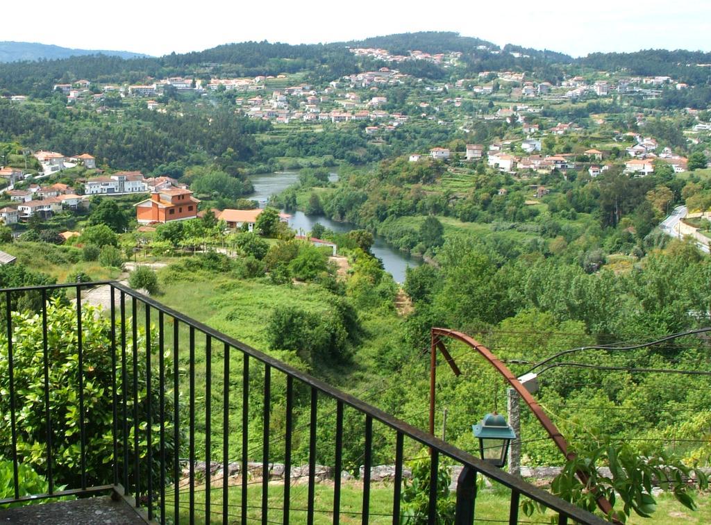 Отель Quinta Das Vessadas Каштелу-ди-Пайва Экстерьер фото